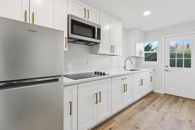 1917 Friendly Drive, Vista CA: https://media.crmls.org/mediaz/0617add8-3cb5-4176-adce-8418e883b663.jpg