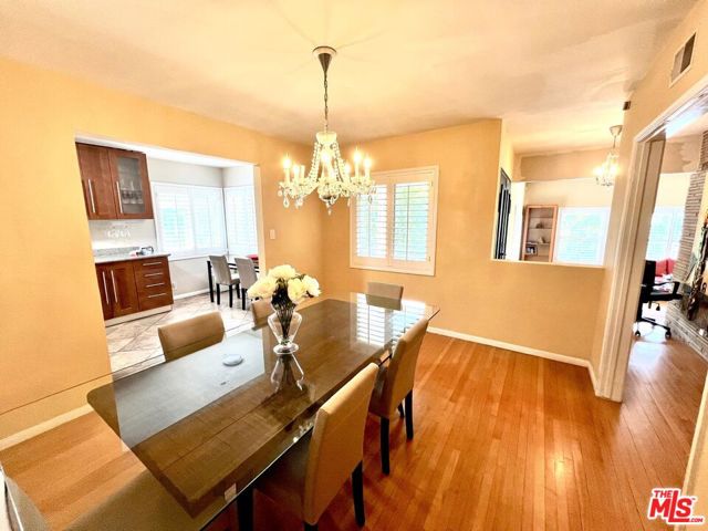 4340 Sepulveda Boulevard, Sherman Oaks CA: https://media.crmls.org/mediaz/06185d95-84c5-4d9e-9294-65dbb0e5ff71.jpg