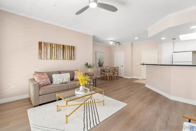 4165 Executive Dr, La Jolla CA: https://media.crmls.org/mediaz/0618cccd-aee4-44c6-b370-7eea8cf0ec6b.jpg