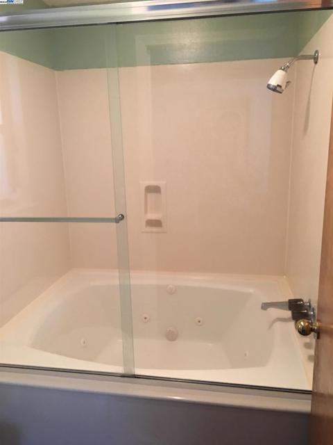 22200 Cynthia Ct, Hayward CA: https://media.crmls.org/mediaz/0618e8f4-b866-4a6f-a008-89d628be3fa2.jpg