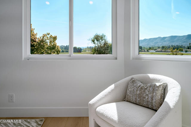 574 Nicole Drive, Newbury Park CA: https://media.crmls.org/mediaz/0618fb78-e4d9-4f2c-aa28-a247427b23eb.jpg