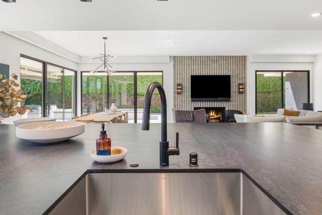 133 Columbia Drive, Rancho Mirage CA: https://media.crmls.org/mediaz/06193a28-3b47-41c4-badf-d0c383be48b4.jpg