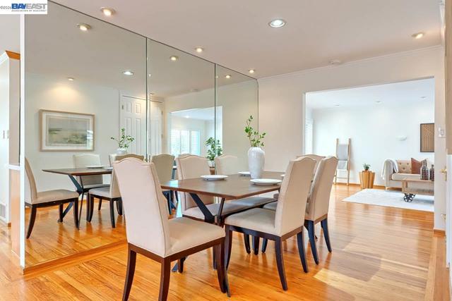 1515 Miramonte Ave, Mountain View CA: https://media.crmls.org/mediaz/0619c245-7fcb-4163-b7de-ae47ba9680d2.jpg