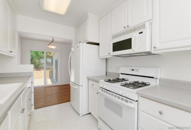 6330 Blanchard Rd, La Mesa CA: https://media.crmls.org/mediaz/0619d59b-c0ea-481c-99cc-1f6f9982284e.jpg