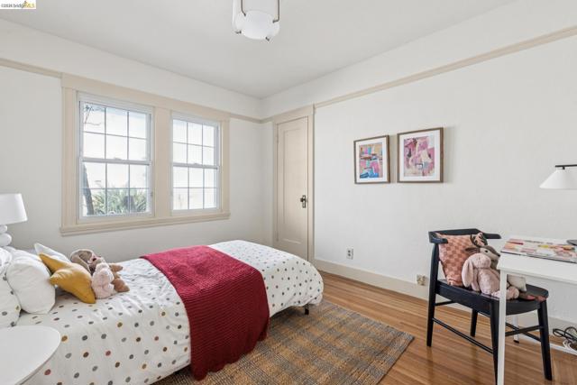 Image 9 of 32 For 2833 Morgan Avenue