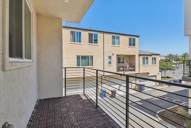 5265 Beachfront Cove Street, San Diego CA: https://media.crmls.org/mediaz/061a5962-1f31-4451-bf03-712e11ddadcc.jpg