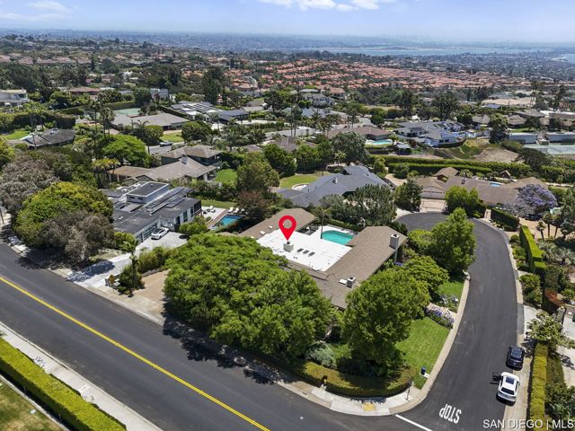 5931 Citadel CIR, La Jolla CA: https://media.crmls.org/mediaz/061a716e-7518-40b9-8fab-fdcfb257db34.jpg