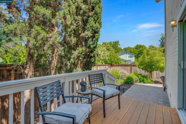 123 Williamson Ct, Martinez CA: https://media.crmls.org/mediaz/061ac4ac-0bc8-47ed-aaa5-0f70a3d6d011.jpg