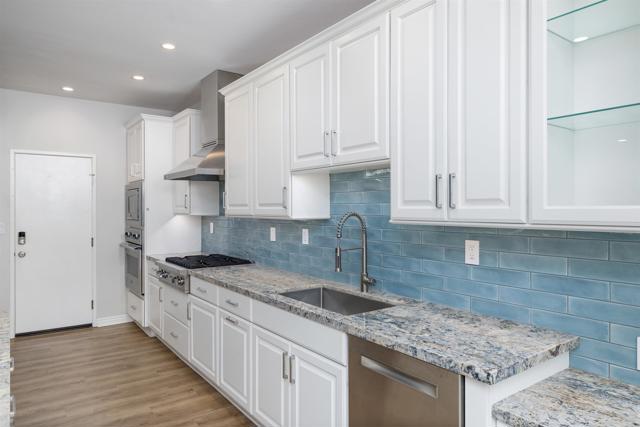 Detail Gallery Image 8 of 34 For 9753 W Canyon #4,  San Diego,  CA 92123 - 3 Beds | 2/1 Baths