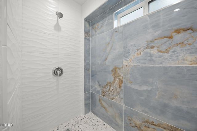 1194 Kingston Lane, Ventura CA: https://media.crmls.org/mediaz/061afb4e-2999-45c9-829d-96dd482063f6.jpg