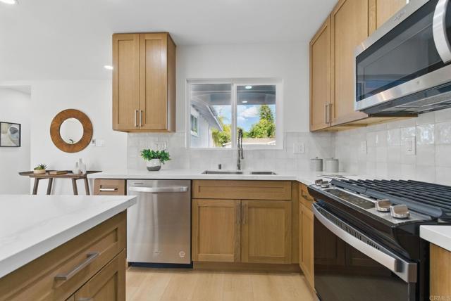 4471 Moraga Avenue, San Diego CA: https://media.crmls.org/mediaz/061b4c12-9057-4517-af7d-907f36206ced.jpg