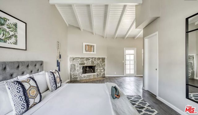 8100 W 83rd Street, Playa del Rey CA: https://media.crmls.org/mediaz/061bb137-5502-4cb8-a2e8-9381f38b7bd9.jpg