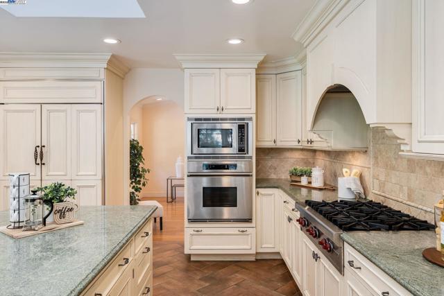 20 Donna Ln, Danville CA: https://media.crmls.org/mediaz/061cc01f-3c18-4a5d-9c46-3dc3d23d6b13.jpg