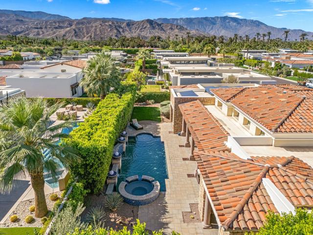 17 Emerald Court, Rancho Mirage CA: https://media.crmls.org/mediaz/061cce48-c032-4702-a4a4-1a4f2a223a48.jpg