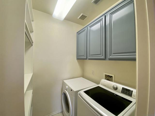 6464 Terraza Portico, Carlsbad CA: https://media.crmls.org/mediaz/061d81ca-d7eb-4e28-b495-3dac41e10e08.jpg