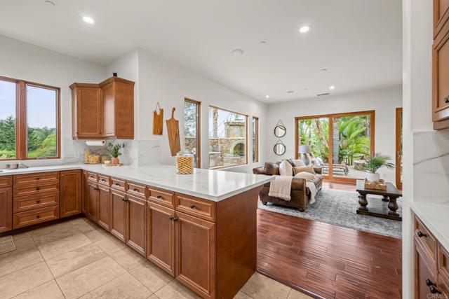 4149 Manchester Avenue, Encinitas CA: https://media.crmls.org/mediaz/061dff8e-8a9e-46b9-88d0-43a33e2aa964.jpg
