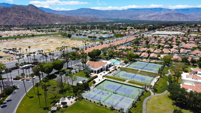 43870 Via Granada, Palm Desert CA: https://media.crmls.org/mediaz/061f09d1-c768-41f4-b651-fb2f32664b2e.jpg