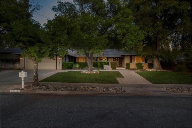 13010 Glen Brae Drive, Saratoga CA: https://media.crmls.org/mediaz/061f4f3e-3133-4540-9725-1dfd77c013c9.jpg