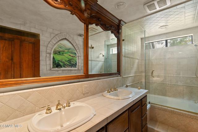 1561 Lookout Drive, Agoura Hills CA: https://media.crmls.org/mediaz/061fa2de-c5cb-40ec-b548-b8238697bcb1.jpg
