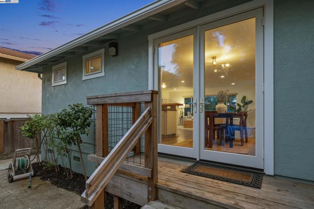 3134 Terry Ct, Castro Valley CA: https://media.crmls.org/mediaz/0620a4a3-4afa-4312-9676-0322ed2a005b.jpg