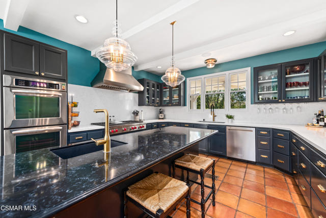 6144 1/4 Chesebro Road, Agoura Hills CA: https://media.crmls.org/mediaz/0620bb12-9871-435c-b6a1-3d94fb2dcaa0.jpg