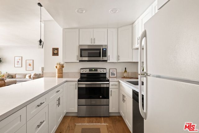 900 Euclid Street, 306 photo 3