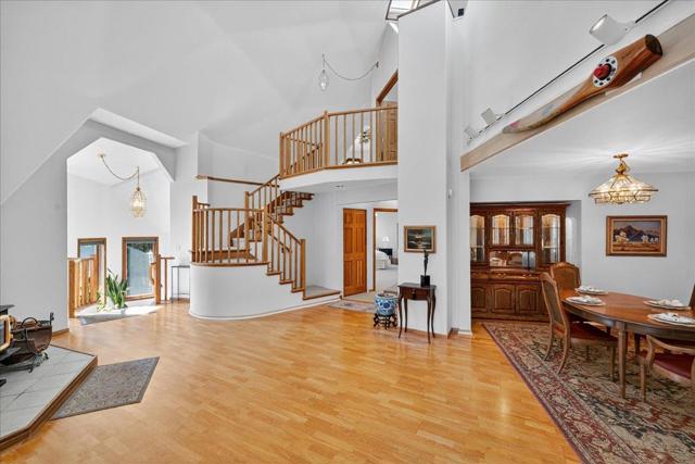 5224 Twin Falls Road, Morgan Hill CA: https://media.crmls.org/mediaz/0620f081-f8e4-439f-b6ba-e75884ac954a.jpg