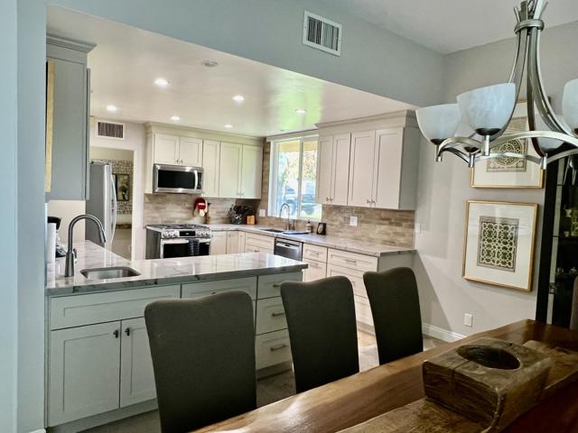 76850 Sandpiper Drive, Indian Wells CA: https://media.crmls.org/mediaz/062306fc-7b32-49aa-8ba8-52725ef947cf.jpg