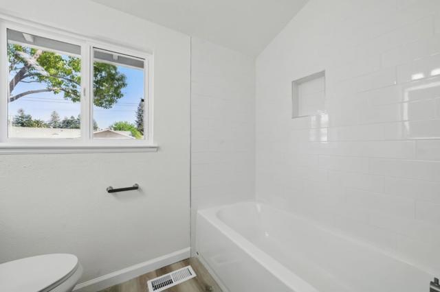 1693 Greentree Drive, Concord CA: https://media.crmls.org/mediaz/0623c040-8962-48f1-b81b-92ff4505a2c1.jpg