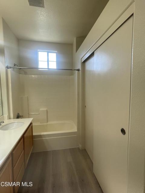 Primary en-suite bathroom