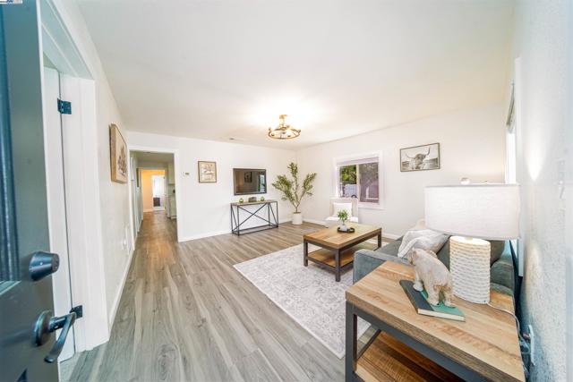 33972 10Th St, Union City CA: https://media.crmls.org/mediaz/0623feec-e0b0-4709-ac10-d48c22af711e.jpg