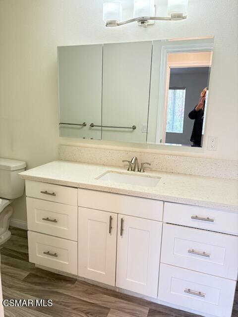 245 Oakleaf Drive, Thousand Oaks CA: https://media.crmls.org/mediaz/062432e0-be19-41ad-8bab-8f728bde296c.jpg