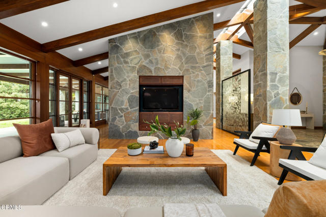 Detail Gallery Image 9 of 19 For 921 Chapea Rd, Pasadena,  CA 91107 - 5 Beds | 6/1 Baths