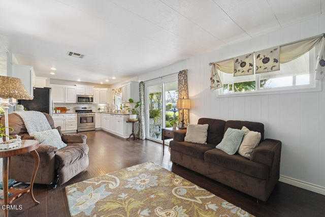Detail Gallery Image 14 of 39 For 25 Faulkner Ct #25,  Ventura,  CA 93003 - 2 Beds | 2 Baths