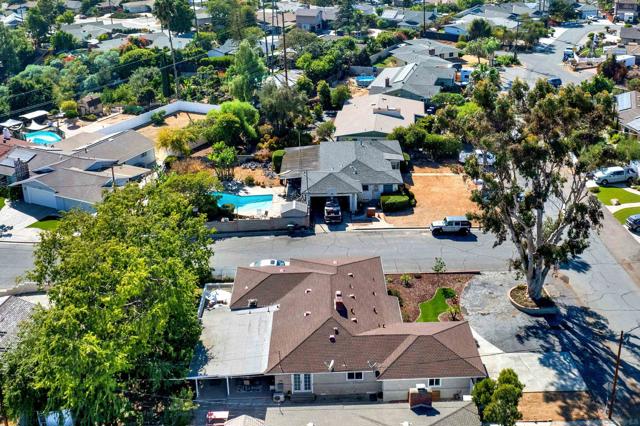 1945 Wedgemere Road, El Cajon CA: https://media.crmls.org/mediaz/0625c380-a9d7-454d-820c-faf5e7ffcc19.jpg