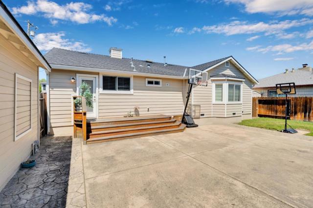 1418 Bradley Court, San Mateo CA: https://media.crmls.org/mediaz/0626b359-54c2-4b25-b76c-c8ca9efd2127.jpg