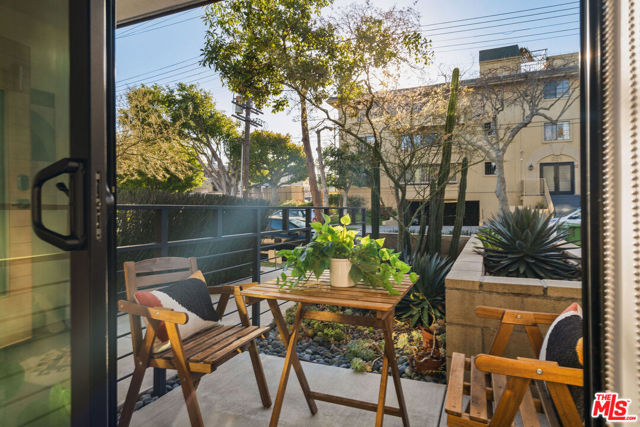 820 N Formosa Avenue, Los Angeles CA: https://media.crmls.org/mediaz/0626fdd8-84ab-40ae-9390-adf77b8a2990.jpg