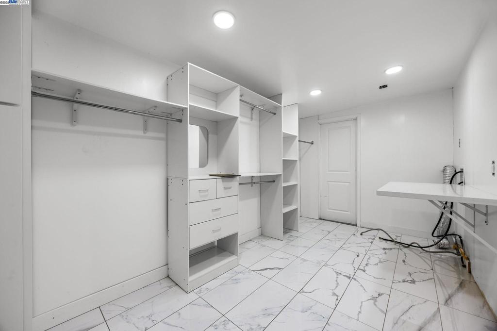 https://media.crmls.org/mediaz/06271ab0-cd56-41cf-8211-ddcf16b1da0c.jpg?preset=X-Large