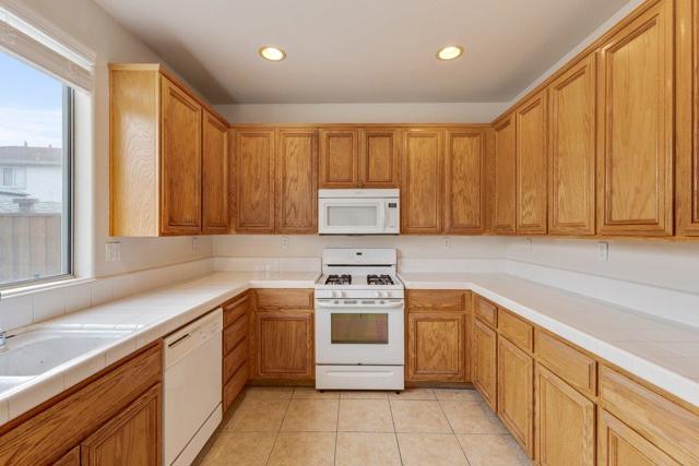 1033 Lewis Street, Salinas CA: https://media.crmls.org/mediaz/0628438e-478a-4343-aeea-bb4c486a7f65.jpg