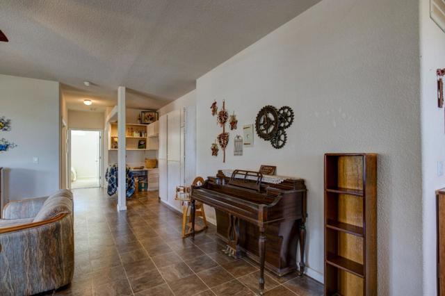 17997 Del Puerto Canyon Road, Patterson CA: https://media.crmls.org/mediaz/0628ea88-efa0-4852-84ad-7efea185396a.jpg