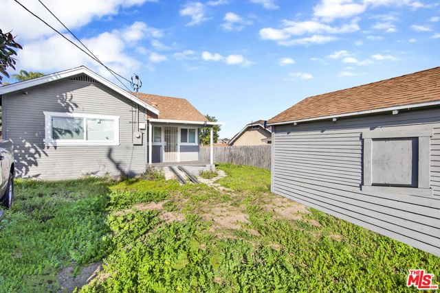 4124 W 64th Street, Inglewood CA: https://media.crmls.org/mediaz/062927ca-d700-470c-a0a7-821bb8b0ebb3.jpg