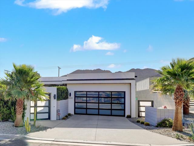 54050 Avenida Obregon, La Quinta CA: https://media.crmls.org/mediaz/06292be6-e717-4733-805a-787778caa0db.jpg