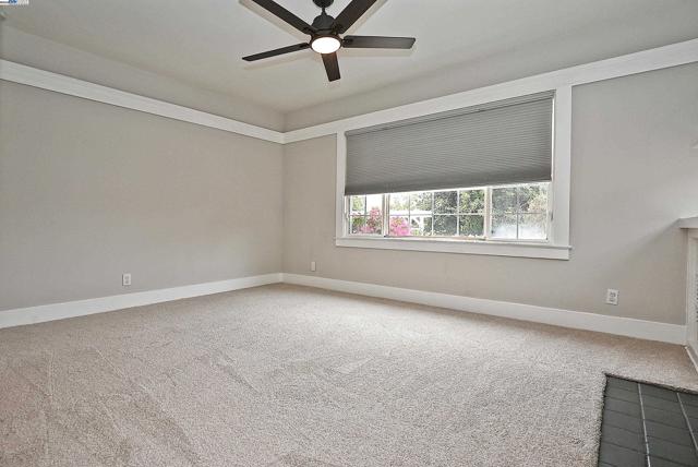 5706 Brookdale Ave, Oakland CA: https://media.crmls.org/mediaz/06293eae-1b07-4db0-ab07-948f70a31ff7.jpg