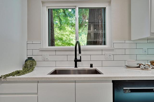 228 Central Avenue, Mountain View CA: https://media.crmls.org/mediaz/06298924-2ba7-41b6-b54b-7c61eff8be12.jpg