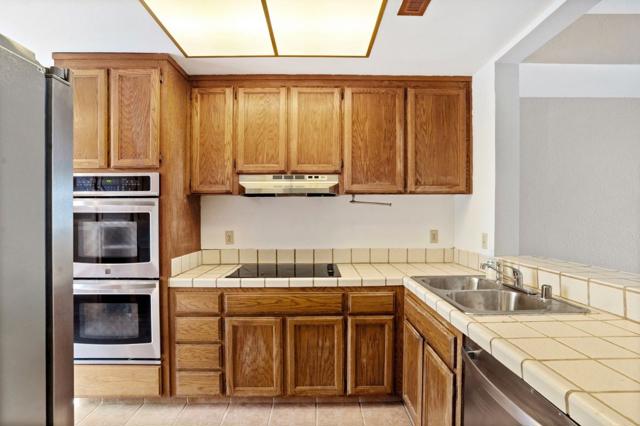 225 E Santa Inez Avenue, San Mateo CA: https://media.crmls.org/mediaz/0629a011-b00f-4955-a835-a48eb748fe98.jpg