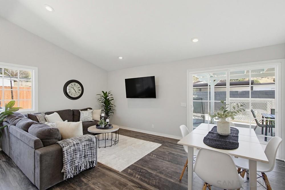 320 James St - photo 4