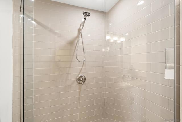 249 Playa Del Norte, La Jolla CA: https://media.crmls.org/mediaz/062a76db-69af-40b9-b799-70a42c94646b.jpg