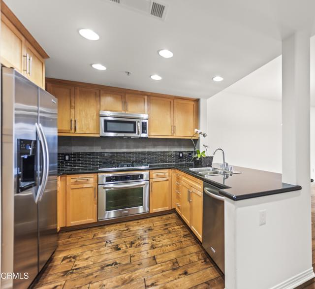 Detail Gallery Image 9 of 24 For 931 E Walnut St #202,  Pasadena,  CA 91106 - 1 Beds | 1/1 Baths