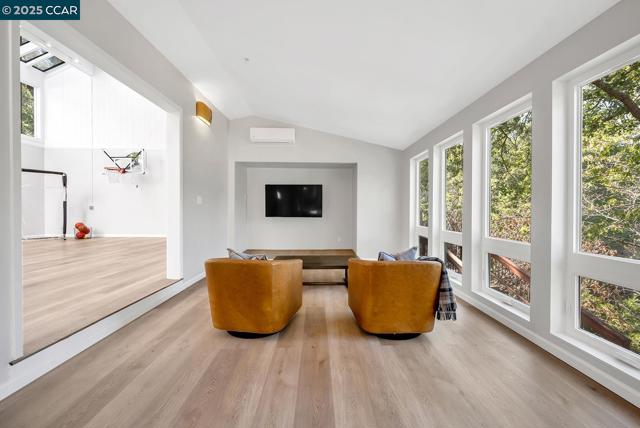 691 Old Jonas Hill Rd, Lafayette CA: https://media.crmls.org/mediaz/062afa0a-a407-4a75-86a5-0f73a4e67aba.jpg