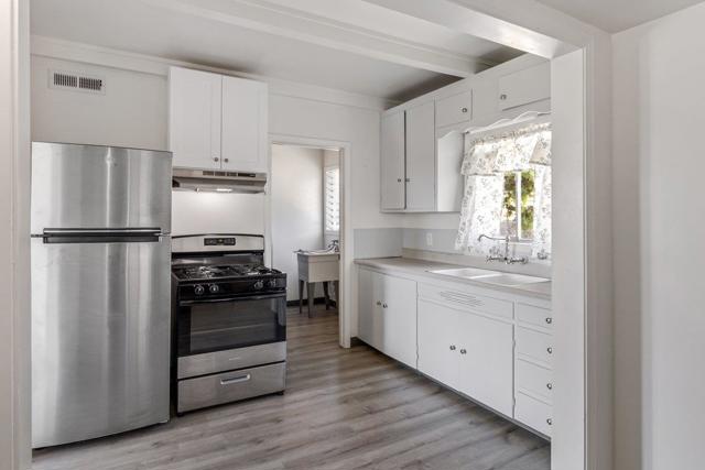 1092 Highland Street, Seaside CA: https://media.crmls.org/mediaz/062b90ab-ca35-40fb-8eba-d646a3e41d9a.jpg